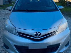 Grigio Usata 2012 Toyota Yaris Tre volumi | 5000 €