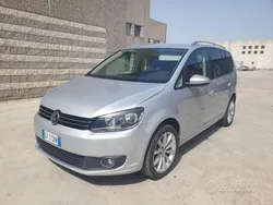 Grigio chiaro Usata 2014 VW Touran Highline Monovolume | 7500 € (Ottimo prezzo)