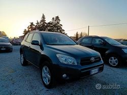 Grigio Usata 2008 Toyota RAV4 SUV | 4850 € (Buon prezzo)