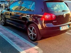 Nero Usata 2004 VW Golf V GTD Tre volumi | 2800 € (Buon prezzo)