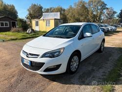 Bianco Usata 2014 Opel Astra Cosmo Tre volumi | 4600 € (Buon prezzo)