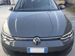 Grigio scuro Usata 2022 VW Golf VIII Life Tre volumi | 17.500 € (Buon prezzo)