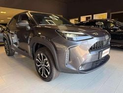 Grigio Nuova 2025 Toyota Yaris Cross SUV | 26.500 € (Buon prezzo)