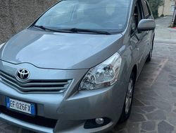 Grigio Usata 2011 Toyota Verso Monovolume | 7500 €