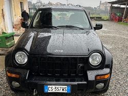 Nero Usata 2005 Jeep Cherokee Limited SUV | 4400 €