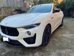 Bianco Usata 2021 Maserati Levante SUV | 55.000 € (Buon prezzo)
