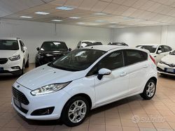 Bianco Usata 2016 Ford Fiesta Tre volumi | 8000 € (Buon prezzo)