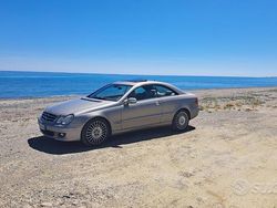 Grigio Usata 2007 Mercedes 220 Tre volumi | 7000 € (Cara)