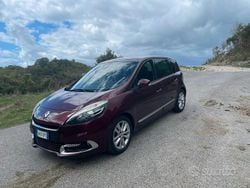 Nero Usata 2012 Renault Scénic Monovolume | 4000 €