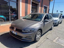 Grigio Usata 2017 VW Polo Comfortline Tre volumi | 6900 € (Ottimo prezzo)