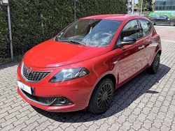 Rosso / metallizzato Usata 2022 Lancia Ypsilon Due volumi | 10.900 € (Buon prezzo)
