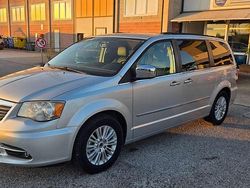 Argento Usata 2012 Lancia Voyager Platinum Monovolume | 18.000 € (Molto cara)