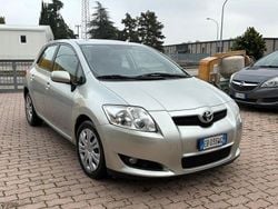 Grigio Usata 2010 Toyota Auris Sol Tre volumi | 5100 € (Buon prezzo)
