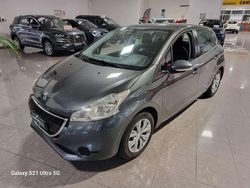 Grigio Usata 2014 Peugeot 208 Active Due volumi | 6900 € (Buon prezzo)