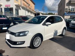 Nero Usata 2012 VW Polo Comfortline Tre volumi | 6000 € (Buon prezzo)