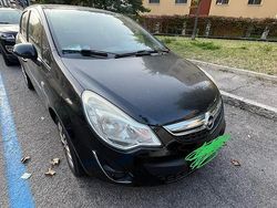 Nero Usata 2013 Opel Corsa Edition Tre volumi | 2500 € (Ottimo prezzo)