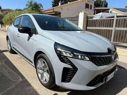 Usata 2024 Renault Clio V Evolution Tre volumi | 15.900 € (Buon prezzo)