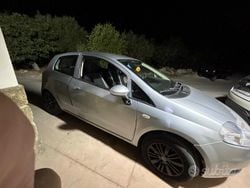 Grigio Usata 2007 Fiat Grande Punto Due volumi | 2000 € (Super prezzo)