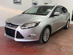 Grigio Usata 2011 Ford Focus Titanium Tre volumi | 5500 € (Buon prezzo)