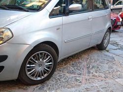 Grigio Usata 2007 Lancia Musa Monovolume | 2500 € (Buon prezzo)