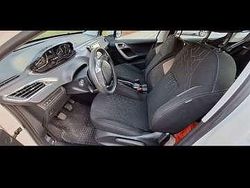 Usata 2014 Peugeot 2008 Active SUV | 7900 € (Cara)