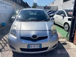 Grigio Usata 2009 Toyota Yaris Sol Tre volumi | 3000 € (Super prezzo)