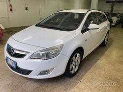 Bianco Usata 2013 Opel Astra Cosmo Station wagon | 5900 € (Buon prezzo)