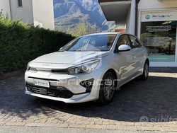 Grigio Usata 2021 Kia Rio Style Due volumi | 12.880 € (Buon prezzo)
