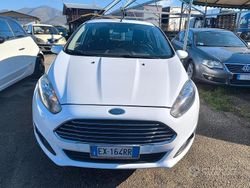 Bianco Usata 2015 Ford Fiesta Tre volumi | 5700 € (Ottimo prezzo)