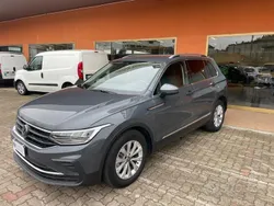 Grigio Usata 2023 VW Tiguan Life SUV | 29.300 € (Buon prezzo)