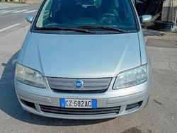 Grigio Usata 2006 Fiat Idea Monovolume | 1800 € (Buon prezzo)