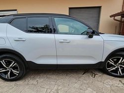 Grigio Usata 2019 Volvo XC40 R-Design SUV | 27.500 € (Buon prezzo)