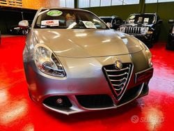 Grigio Usata 2012 Alfa Romeo Giulietta Exclusive Tre volumi | 4900 € (Buon prezzo)
