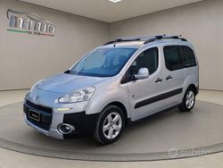 Grigio Usata 2015 Peugeot Partner Outdoor Monovolume | 8790 € (Ottimo prezzo)