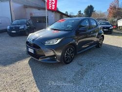 Grigio Usata 2022 Toyota Yaris Hybrid Trend Tre volumi | 17.480 € (Ottimo prezzo)