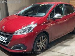 Rosso Usata 2017 Peugeot 208 Style Due volumi | 8200 € (Buon prezzo)