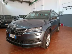 Quarzo metallizzato Usata 2021 Skoda Karoq SUV | 17.900 € (Ottimo prezzo)