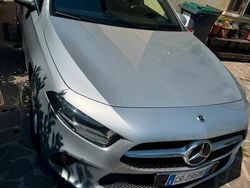 Grigio Usata 2019 Mercedes A180 Due volumi | 22.000 € (Molto cara)