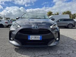 Blu Usata 2021 Toyota Yaris Hybrid Business Edition Tre volumi | 17.500 € (Buon prezzo)