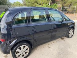 Nero Usata 2007 Opel Meriva Monovolume | 3900 € (Molto cara)
