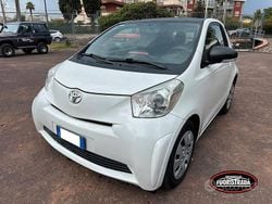 Bianco Usata 2012 Toyota iQ Trend Due volumi | 10.500 € (Molto cara)