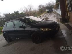 Nero Usata 2003 Peugeot 307 Tre volumi | 200 €