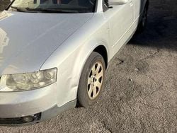 Grigio Usata 2004 Audi A4 Ambiente Station wagon | 1100 € (Buon prezzo)