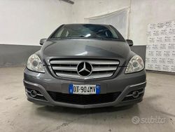 Marrone Usata 2009 Mercedes B200 Monovolume | 5990 € (Cara)