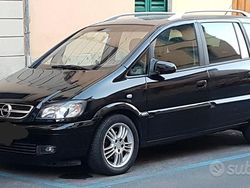 Nero Usata 2004 Opel Zafira Monovolume | 1800 € (Ottimo prezzo)