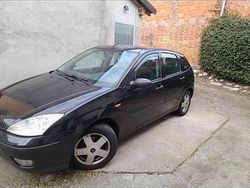 Usata 2004 Ford Focus Tre volumi | 1000 € (Ottimo prezzo)