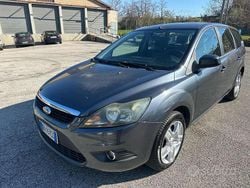Nero(met.) Usata 2010 Ford Focus Station wagon | 2550 € (Buon prezzo)