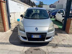Grigio Usata 2009 Renault Scénic Monovolume | 3000 €
