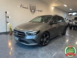 Grigio scuro Usata 2021 Mercedes B180 Monovolume | 22.900 € (Buon prezzo)