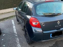 Nero Usata 2006 Renault Clio III Tre volumi | 1100 € (Super prezzo)
